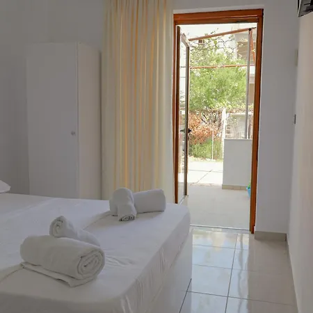 Guest House Moonlight Ksamil Buitenkant foto