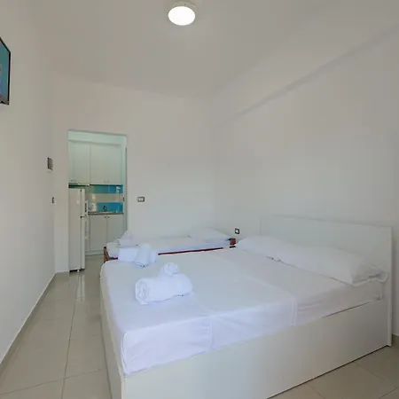 Guest House Moonlight Ksamil Buitenkant foto